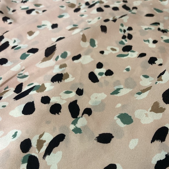 GeeGee Top/Blouse Women Size M Light Pink Comfort Relax Fit Tie Front V Neck - Picture 9 of 9